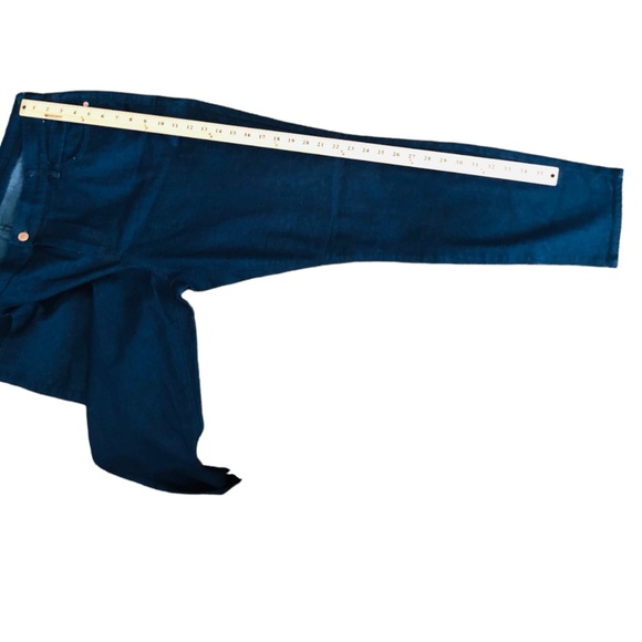 Old Navy Jeans - Picture 4 of 16